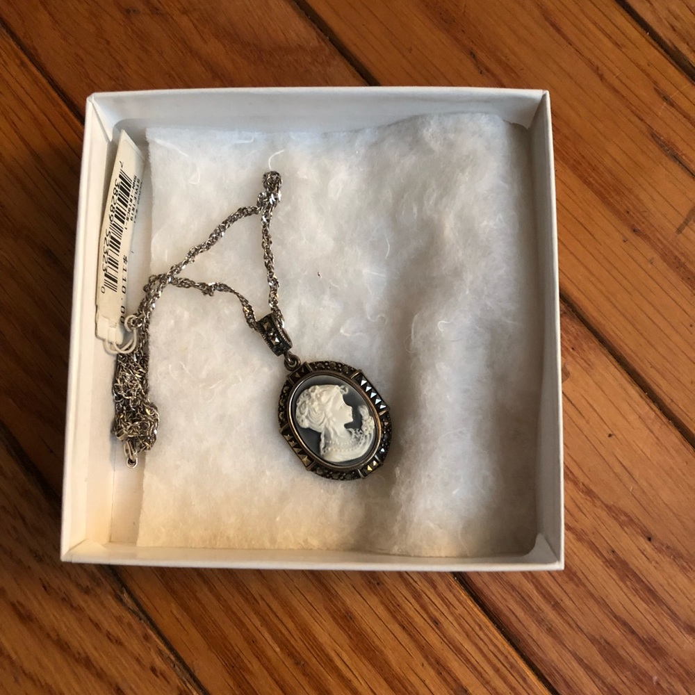 Silver Cameo